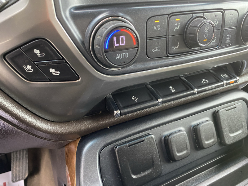 2018 Chevrolet Silverado 1500 LTZ - Photo 16